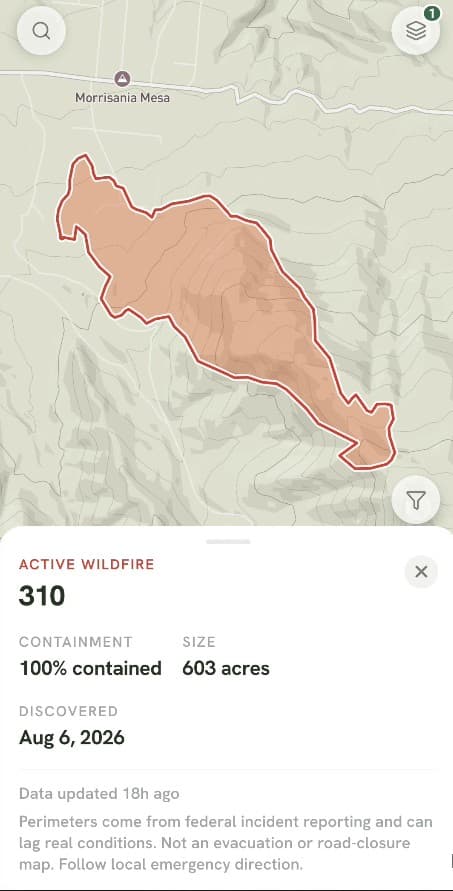 Wildfire perimeter details on the map.